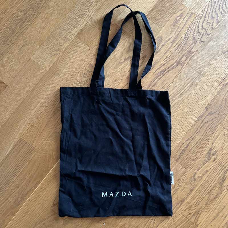 schwarze MAZDA Stofftasche
